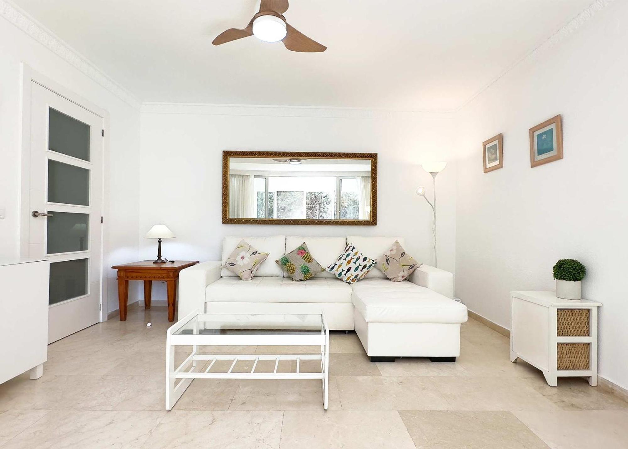 1 Bedroom Apartment Second Line Beach- Parque Marbella Building Exterior foto