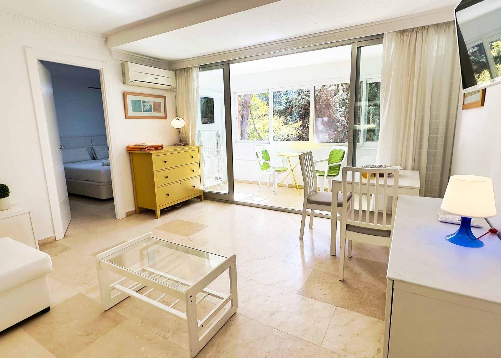 1 Bedroom Apartment Second Line Beach- Parque Marbella Building Exterior foto