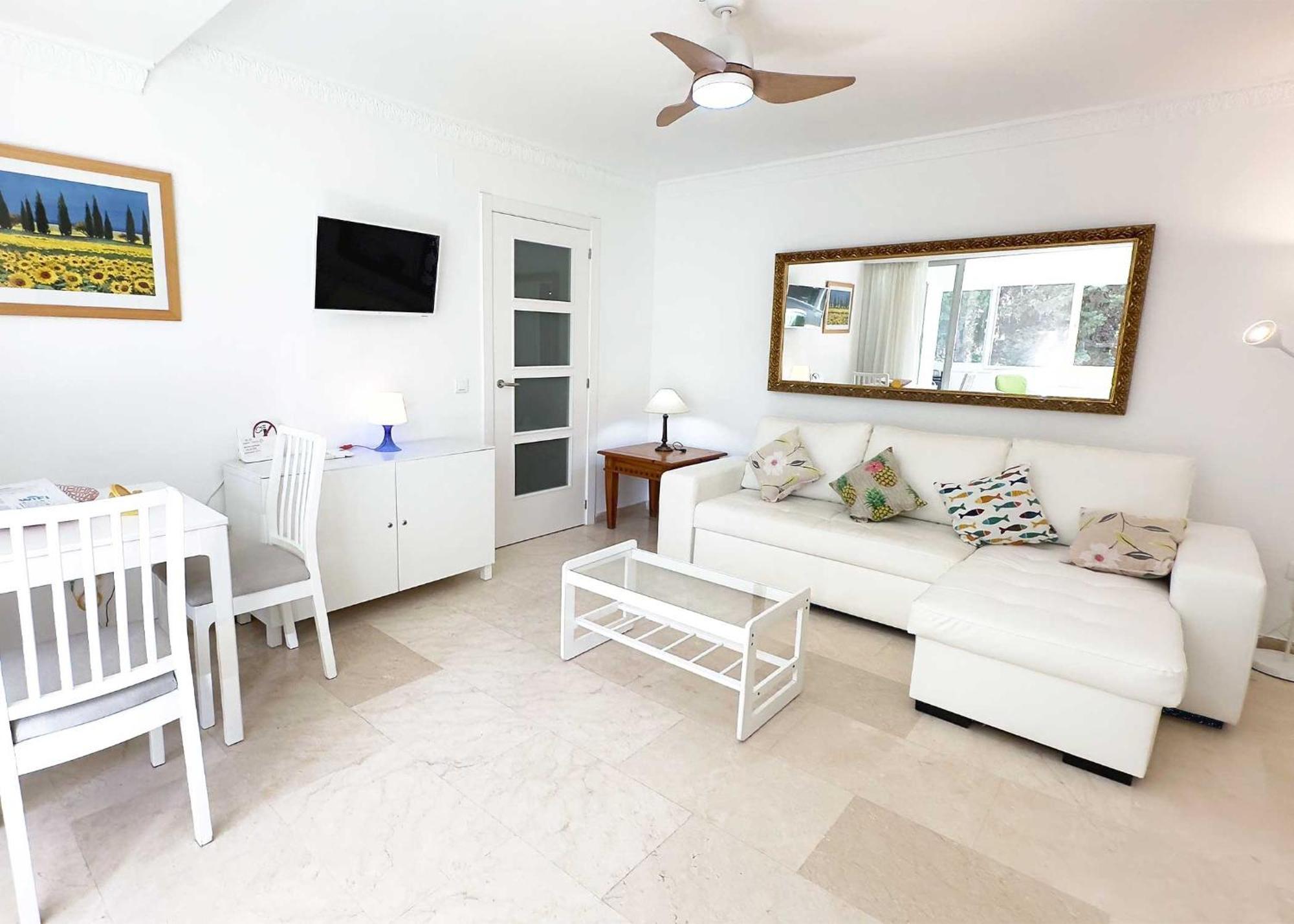 1 Bedroom Apartment Second Line Beach- Parque Marbella Building Exterior foto